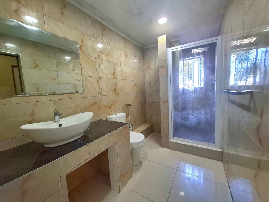 5 Bedroom Property for Sale in Nahoon Valley Park Eastern Cape